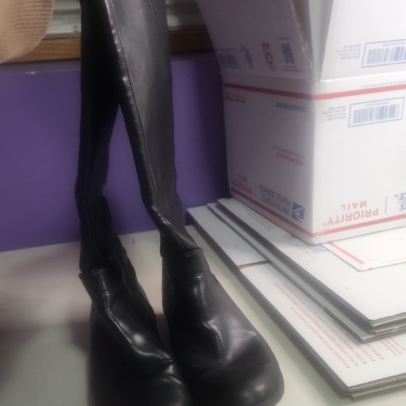 Target Shoes - Women's Black Leather Boots